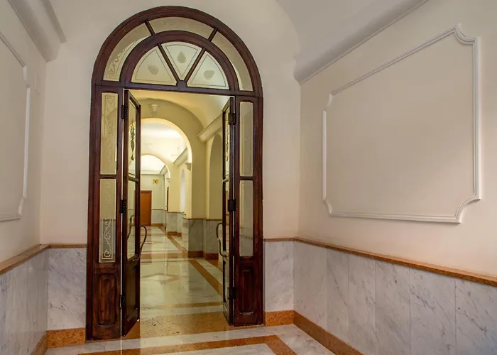 Remember Vatican * רומא